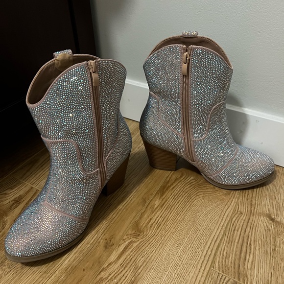 Torrid embellished western bootie Rhinestone Ankle Boots - Picture 5 of 8